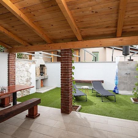 Villa Dana Banjole Bagian luar foto